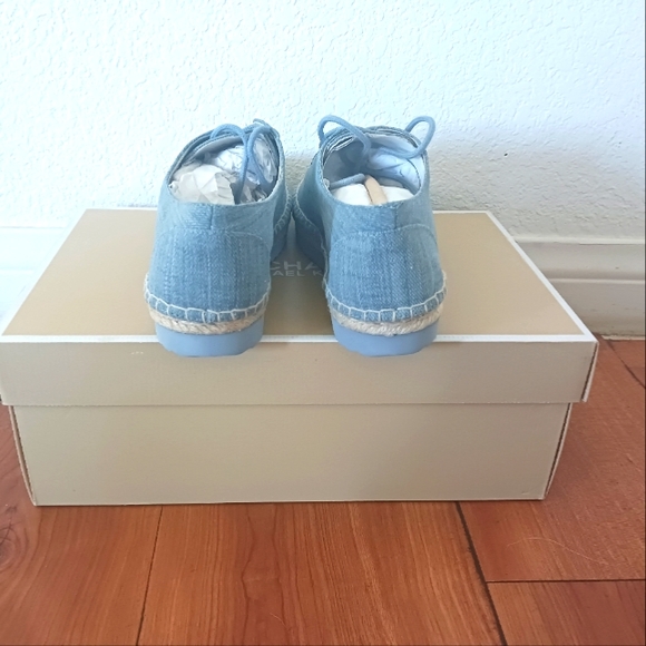 Michael Kors - Picture 3 of 6